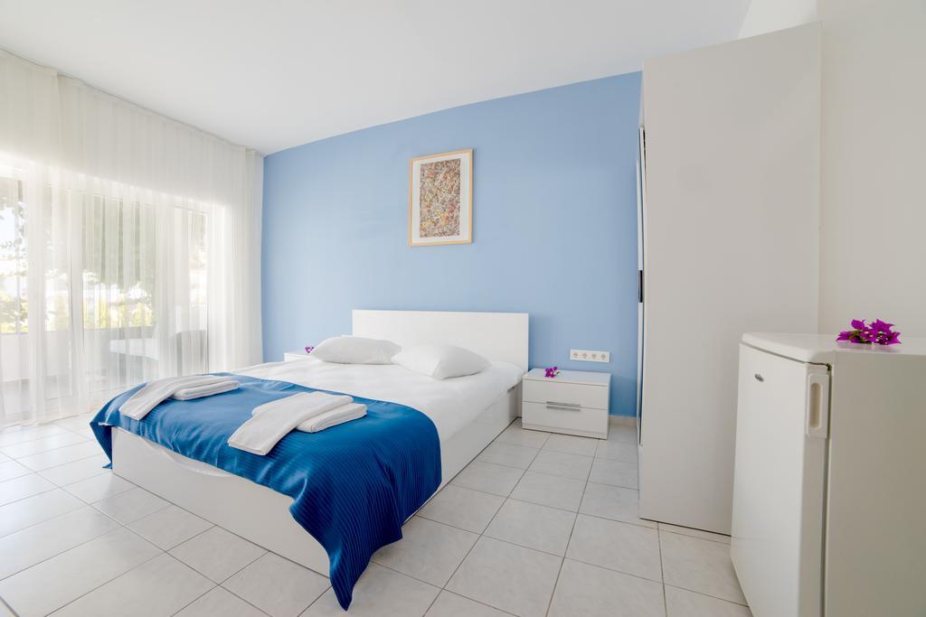 Fiko Hotel 古托克布库 外观 照片