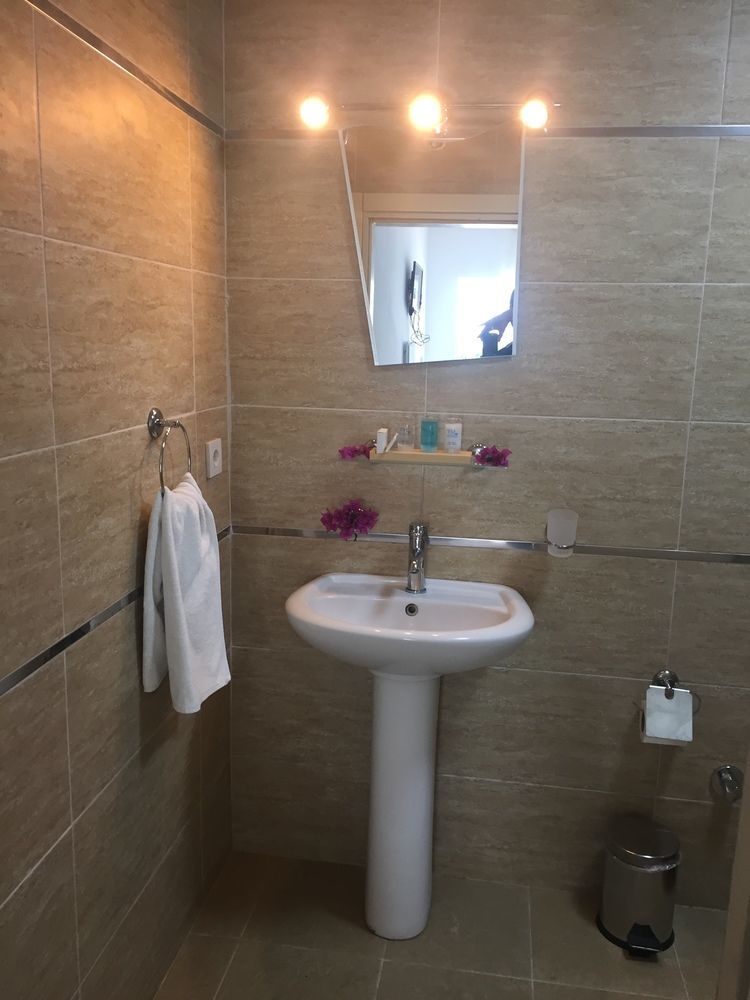 Fiko Hotel 古托克布库 外观 照片