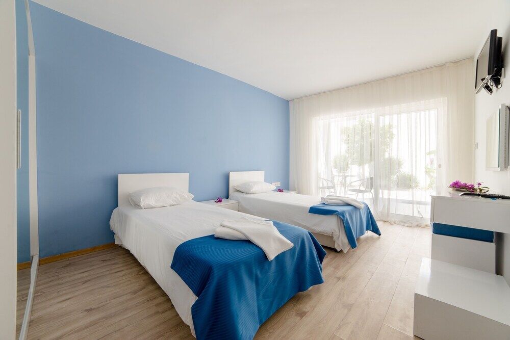 Fiko Hotel 古托克布库 外观 照片